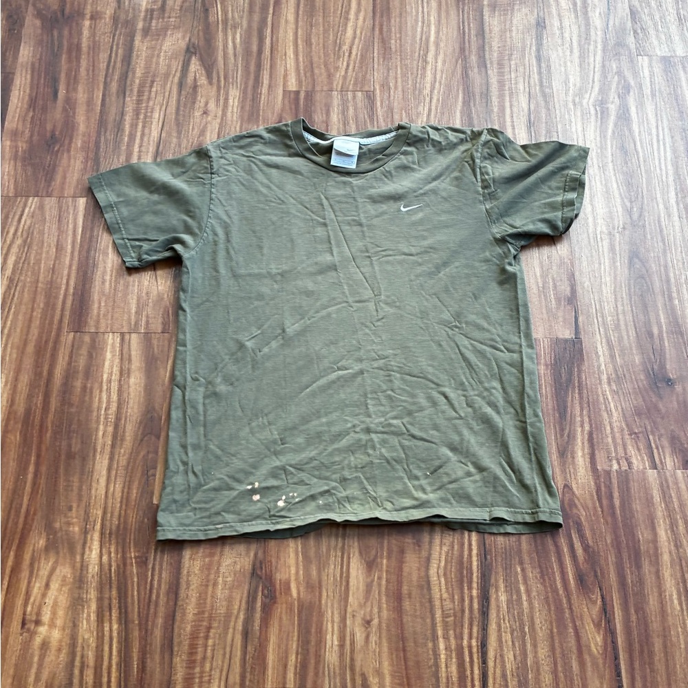 Nike Men's Short Sleeve T-Shirt in Olive